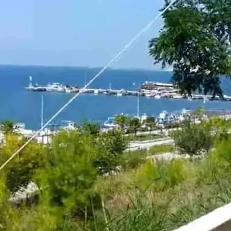 Sea View Maisonette Netflix Holiday home