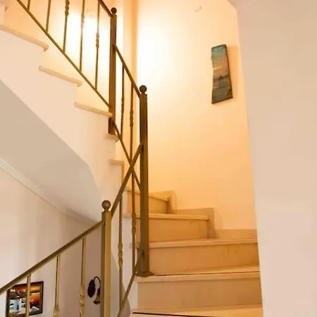 Sea View Maisonette Netflix 度假居